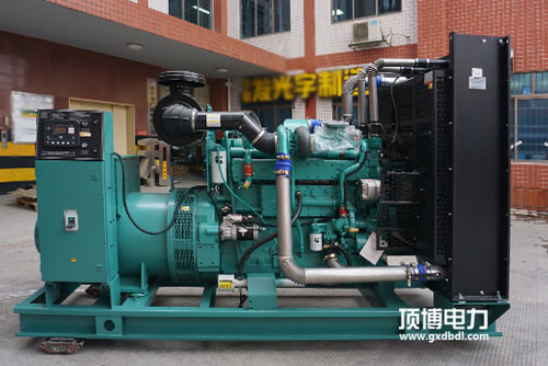 采購(gòu)柴油發(fā)電機(jī)組選哪個(gè)品牌好?玉柴or濰柴,康明斯or上柴?
