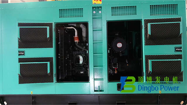 240kW東風康明斯靜音箱式柴油發電機組1