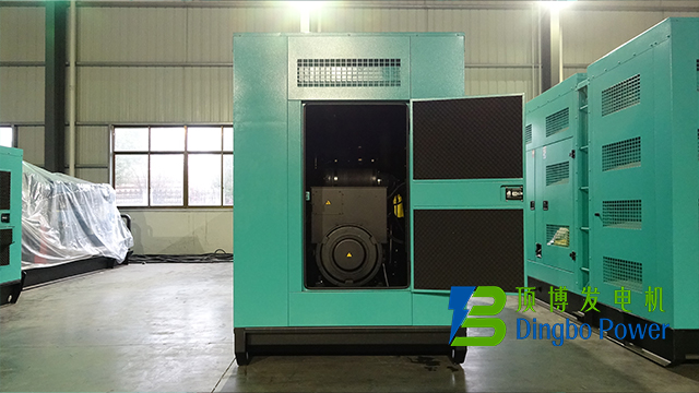240kW東風康明斯靜音箱式柴油發電機組4