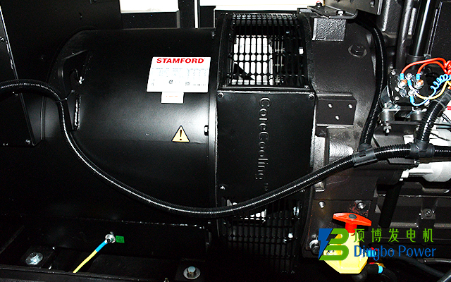 400KW康明斯靜音箱式柴油發(fā)電機(jī)組3