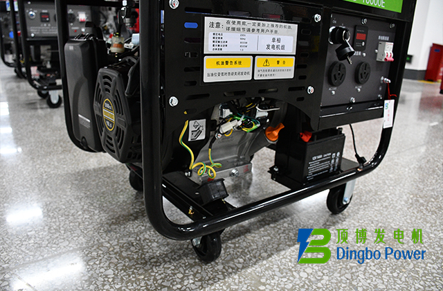 8KW開架式汽油發(fā)電機(jī)組3